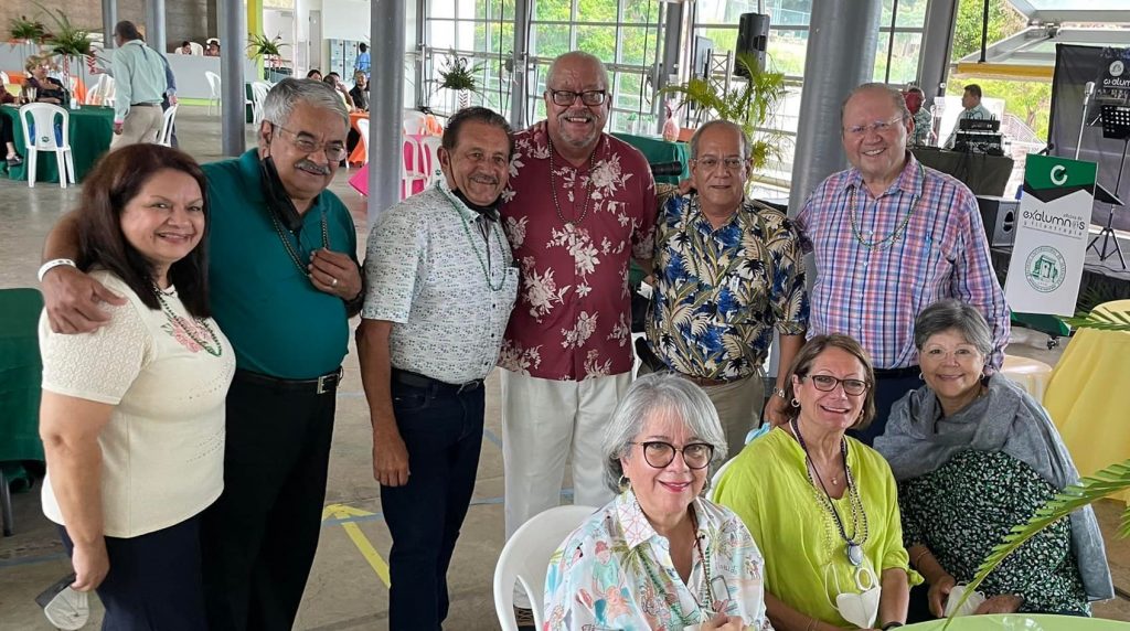 La Oficina de Exalumnos y Filantropía del Recinto Universitario de Mayagüez (RUM), en colaboración con el Comité de Actividades de Exalumnos, llevaron a cabo el Encuentro Tropi Colegial, un evento de confraternización de los egresados de la clase de 1972, quienes el próximo mes de junio cumplen su cincuentenario de graduación del siempre Colegio.