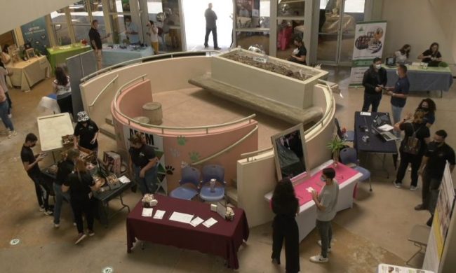 El evento tuvo lugar en el Colegio de Administración de Empresas del RUM. Fotocaptura Alexander Machado Martínez