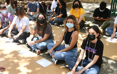 El Colegio de Artes y Ciencias del Recinto Universitario de Mayagüez (RUM) celebró su primer campamento de verano, con la participación de alrededor de 100 estudiantes de grados 11 y 12 de escuelas de todo Puerto Rico, quienes recibieron información sobre los 14 departamentos de esa Facultad, la diversidad de disciplinas y programas de estudio que ofrece, así como las posibles carreras profesionales a las que pueden aspirar.