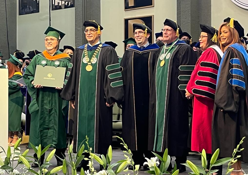 Al profesor Miguel Francisco Monroig Inglés, catedrático jubilado del Colegio de Ciencias Agrícolas (CCA) del Recinto Universitario de Mayagüez (RUM) de la Universidad de Puerto Rico (UPR), le tomó por sorpresa el anuncio de que su alma mater lo había seleccionado para recibir la más alta distinción con un Doctorado Honoris Causa, que fue conferido en la centésima novena colación de grados, a celebrarse el viernes, 10 de junio en el Coliseo Rafael A. Mangual.