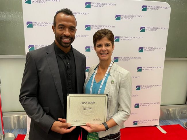 La doctora Ingrid Y. Padilla Cestero, catedrática del Departamento de Ingeniería Civil y Agrimensura del Recinto Universitario de Mayagüez (RUM), recibió el reconocimiento de ser la primera investigadora de Puerto Rico en ser nombrada GSA Fellow, al ser elegida como colega distinguida de la Sociedad Geológica Americana (GSA), prestigiosa entidad enfocada en el avance de la investigación  y descubrimiento en la geociencias. Suministrada GSA Fellow