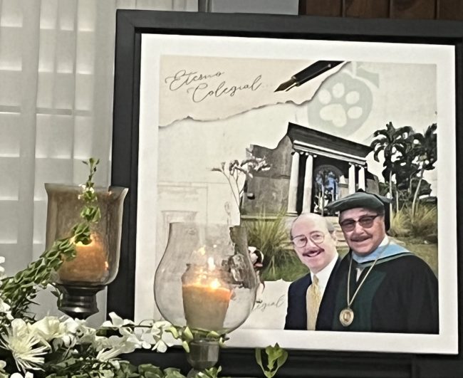 El Recinto Universitario de Mayagüez rindió un homenaje póstumo al profesor Antonio Santos Cabrera, octavo rector del RUM y catedrático del Programa de Preparación de Maestros. Foto Prensa RUM Prof. Antonio Santos Cabrera
