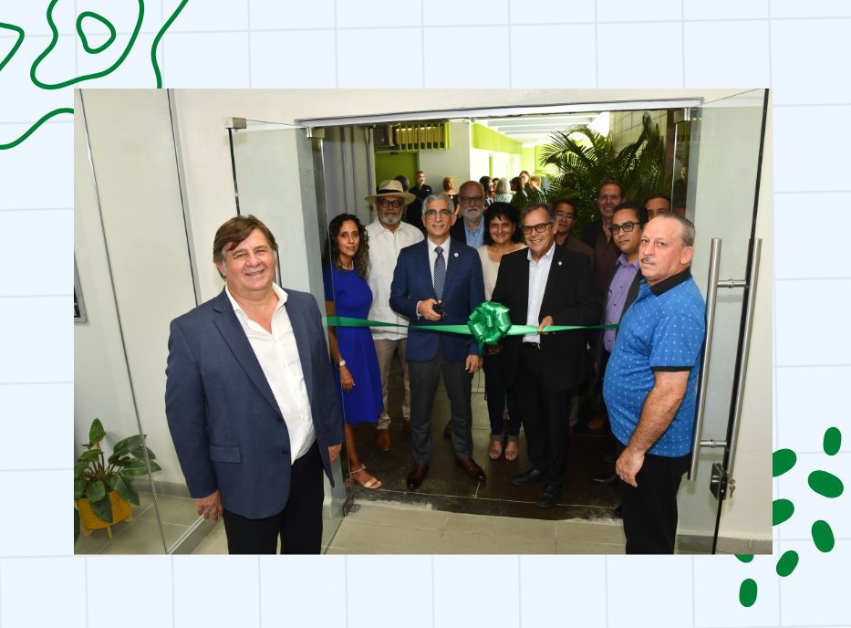 El Colegio de Ingeniería del Recinto Universitario de Mayagüez (RUM), celebró recientemente la inauguración oficial de las instalaciones renovadas que albergan varios decanatos principales de esa facultad en el Edificio Luis Stefani, como parte de una propuesta para atemperar y modernizar el espacio, de acuerdo con las necesidades de su personal, de los estudiantes que acuden a buscar servicios y de los múltiples representantes de la industria que los visitan.