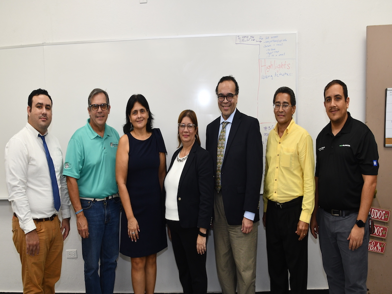 Un grupo de investigadores del Recinto Universitario de Mayagüez (RUM) recibió fondos por la cantidad de $600 mil de la División de Sistemas de Información e Inteligencia (IIS) de la Fundación Nacional de la Ciencia (NSF) para trabajar por los próximos dos años, el proyecto de lingüística computacional Hybrid-Architecture Symbolic Parser with Neural Lexicon (HASPNeL).