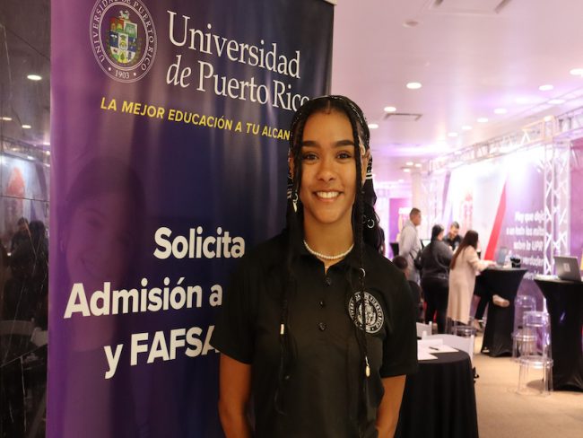 La Universidad de Puerto Rico recibió a cientos de estudiantes de escuela superior en compañía de tutores, madres y padres. Suministrada