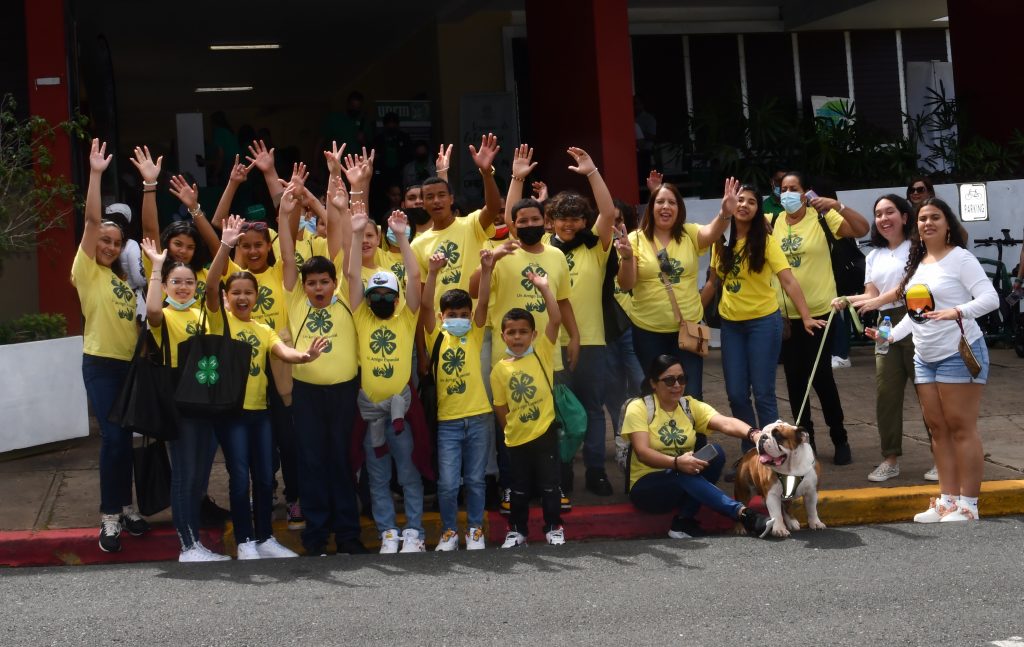 El Colegio de Ciencias Agrícolas (CCA) del Recinto Universitario de Mayagüez (RUM) llevó a cabo una casa abierta para los jóvenes afiliados a su Programa Juventud y Clubes 4-H, adscrito al Servicio de Extensión Agrícola (SEA), con el fin de orientar a estudiantes de escuela superior sobre sus opciones de carreras en la facultad académica más antigua del RUM.