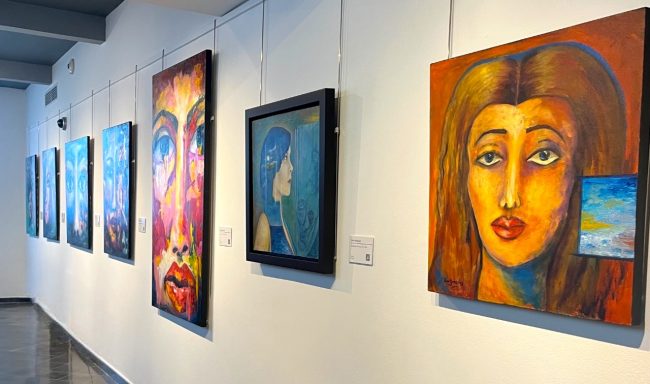 Con la apertura de la exposición Rostros del alma de una mujer de la artista visual Tere González, el Departamento de Consejería y Servicios Psicológicos (DCSP) adscrito al Decanato de Estudiantes del Recinto Universitario de Mayagüez (RUM) conmemoró el Día Internacional de la Mujer.  Foto Prensa RUM Exposición Rostros del alma de una mujer