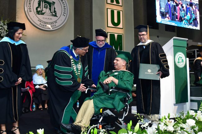 Antes de obtener su maestría, Kevin ya se había graduado del RUM con un bachillerato del Departamento de Ciencias Sociales con concentración en Ciencias Políticas y menor en Relaciones Internacionales en 2019, con altos honores.  Foto Carlos Díaz/Prensa RUM Graduación 110
