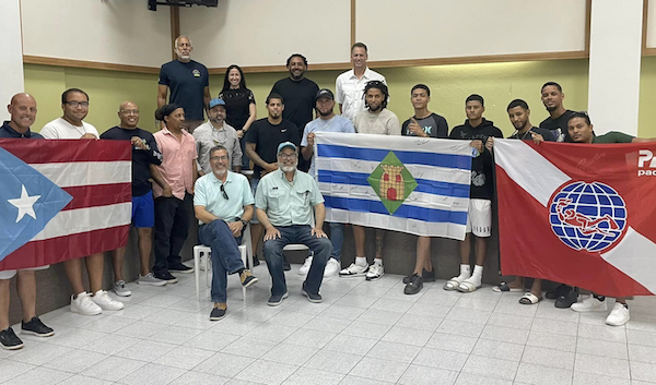 El Programa Sea Grant de la Universidad de Puerto Rico (UPR), con sede en el Recinto Universitario de Mayagüez (RUM), certificó a 15 pescadores de Vieques en el curso de buceo PADI Open Water Divers. Del mismo modo, cuatro miembros de la comunidad obtuvieron la certificación PADI Emergency First Responders y otros cuatro recibieron la certificación PADI Emergency Oxygen Providers.