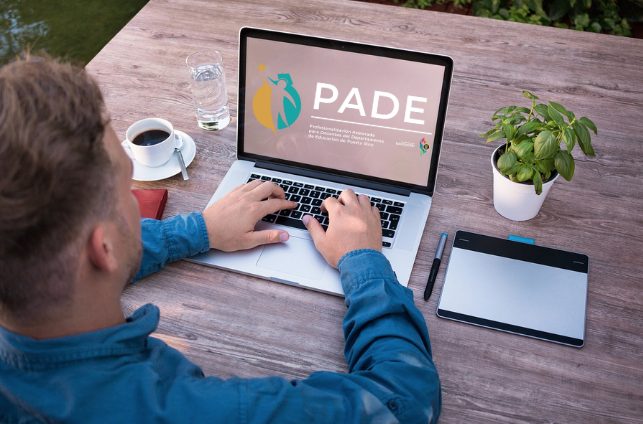 La División de Educación Continua y Estudios Profesionales (DECEP) y el Centro de Recursos para la Educación a Distancia (CREAD), en colaboración con el Programa de Preparación de Maestros (PPM) del Recinto Universitario de Mayagüez (RUM), iniciaron la tercera fase del Programa de Profesionalización Acelerada para Docentes (PADE)-Impulso UPR, con la participación de 877 maestros. La División de Educación Continua y Estudios Profesionales (DECEP) y el Centro de Recursos para la Educación a Distancia (CREAD), en colaboración con el Programa de Preparación de Maestros (PPM) del Recinto Universitario de Mayagüez (RUM), iniciaron la tercera fase del Programa de Profesionalización Acelerada para Docentes (PADE)-Impulso UPR, con la participación de 877 maestros.