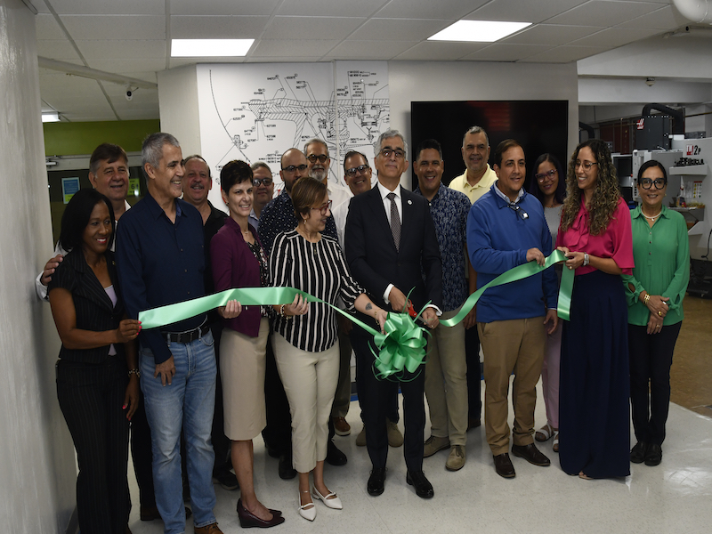 La inauguración del moderno laboratorio se realizó con la presencia de los principales portavoces del recinto. Carlos Díaz/Prensa RUM