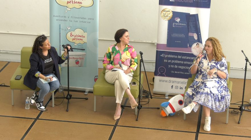 Las doctoras Leila Marcano Nieves, Marielí Ríos y Moraima De Hoyos Ruperto presentaron sus publicaciones relacionadas con el empresarismo. Fotocaptura José Jiménez Orfila/Prensa RUM