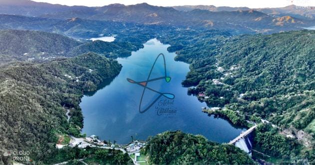 La alianza estipula que estudiantes del Colegio de Ingeniería pueden participar en una competencia de diseño del modelo de la boya solar y sus componentes electrónicos, que podrían ser utilizados para iluminar los lindes fluviales que naturalmente se asemejan a un árbol de Navidad. Foto Suministrada La alianza estipula que estudiantes del Colegio de Ingeniería pueden participar en una competencia de diseño del modelo de la boya solar y sus componentes electrónicos, que podrían ser utilizados para iluminar los lindes fluviales que naturalmente se asemejan a un árbol de Navidad. Foto Suministrada