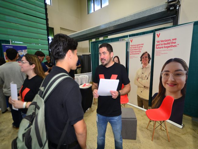 Gran parte de los reclutadores han sido egresados del Recinto Universitario de Mayagüez. Foto Carlos Díaz/Prensa RUM Gran parte de los reclutadores han sido egresados del Recinto Universitario de Mayagüez. Foto Carlos Díaz/Prensa RUM