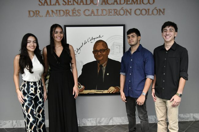Desde la izquierda los estudiantes, Yosefine Santiago Hernández, Verónica Isabel García Méndez, Adrián Cartagena y Franco Andrés Marrero Pagán, de Ingeniería Mecánica fueron los becados en una undécima edición de las Becas Dr. Andrés Calderón Colón. Foto Carlos Díaz/Prensa RUM Desde la izquierda los estudiantes, Josephine Santiago Hernández, Verónica Isabel García Méndez, Adrián Cartagena y Franco Andrés Marrero Pagán, de Ingeniería Mecánica fueron los becados en una undécima edición de las Becas Dr. Andrés Calderón Colón. Foto Carlos Díaz/Prensa RUM