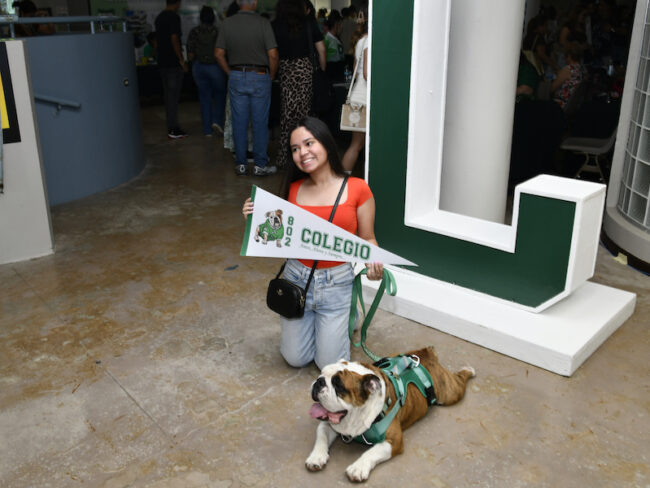 La actividad sirvió para que los escolares recién admitidos conocieran su futura casa de estudios. Foto Carlos Díaz/Prensa RUM