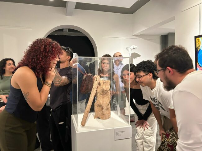 Un grupo de estudiantes del Recinto Universitario de Mayagüez (RUM) presentó su ya tradicional exposición anual de arte en el MUSA. Suministrada Un grupo de estudiantes del Recinto Universitario de Mayagüez (RUM) presentó su ya tradicional exposición anual de arte en el MUSA. Suministrada