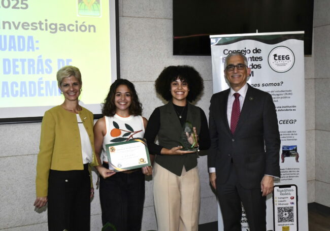 En total, participaron 62 estudiantes: 16 en la sesión de propuestas breves, 33 en la de afiches y 13 en las ponencias orales. Además, también se integraron alumnos subgraduados. Foto Carlos Díaz/Prensa RUM