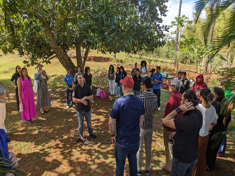 La jornada educativa incluyó una visita al Centro Residencial de Oportunidades Educativas (CROEM) en Mayagüez. Foto suministrada