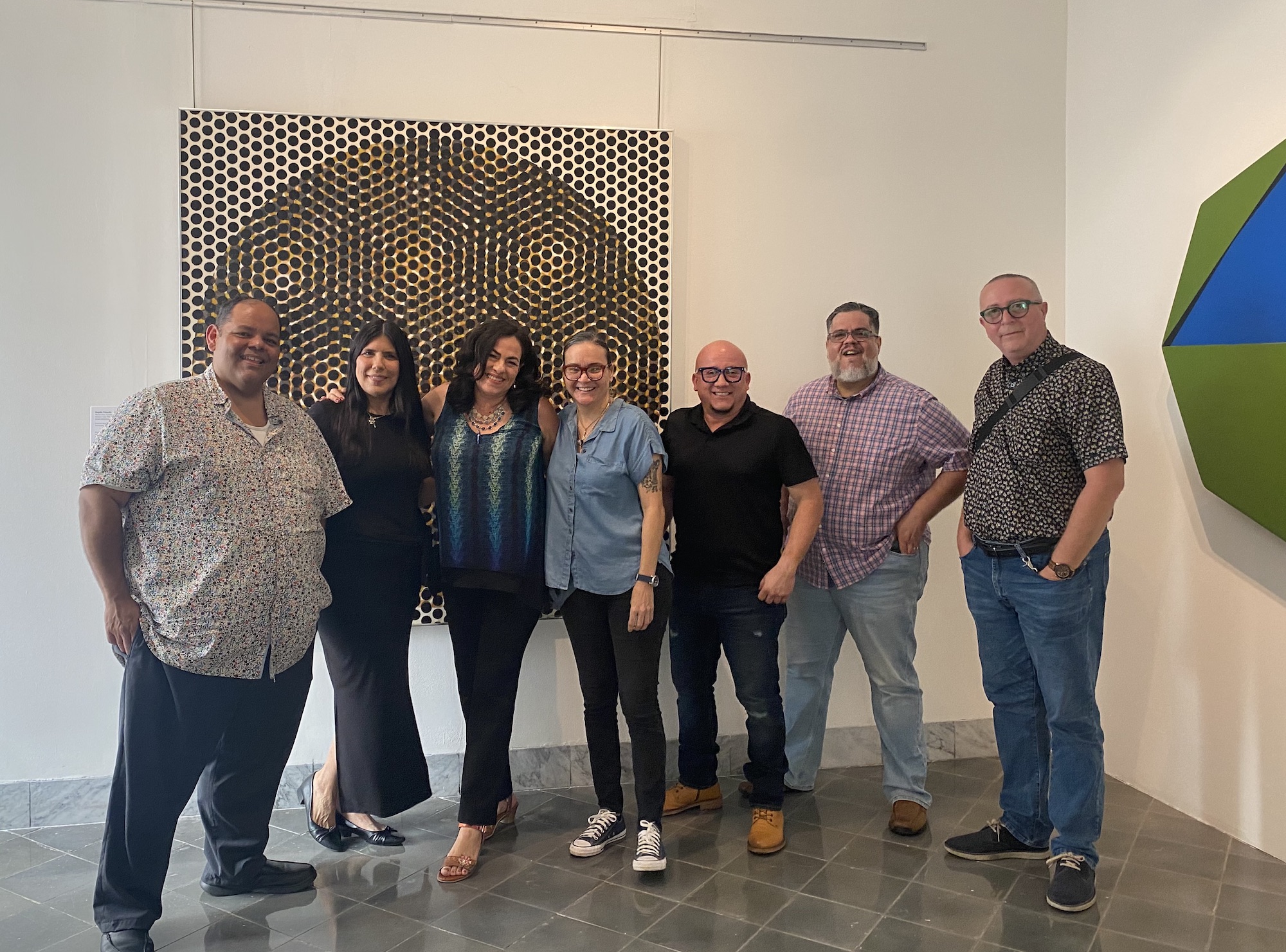 Foto del grupo de poetas que forman parte del colectivo artístico y que estuvo presente en la actividad académica. Foto sumunistrada