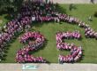 Al finalizar, los participantes formaron la figura del número 25, en honor al aniversario de la campaña nacional de la Sociedad Americana contra el Cáncer. Fotocaptura Alexander Machado