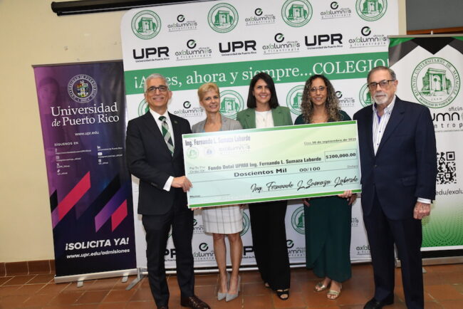 El Recinto Universitario de Mayagüez celebró la firma oficial del Fondo Dotal Ingeniero Fernando L. Sumaza Laborde, con una aportación inicial de $200 mil destinada a apoyar a estudiantes de Ingeniería Civil, Eléctrica, Industrial y Mecánica.  Foto Carlos Díaz/Prensa RUM El Recinto Universitario de Mayagüez celebró la firma oficial del Fondo Dotal Ingeniero Fernando L. Sumaza Laborde, con una aportación inicial de $200 mil destinada a apoyar a estudiantes de Ingeniería Civil, Eléctrica, Industrial y Mecánica. Foto Carlos Díaz/Prensa RUM