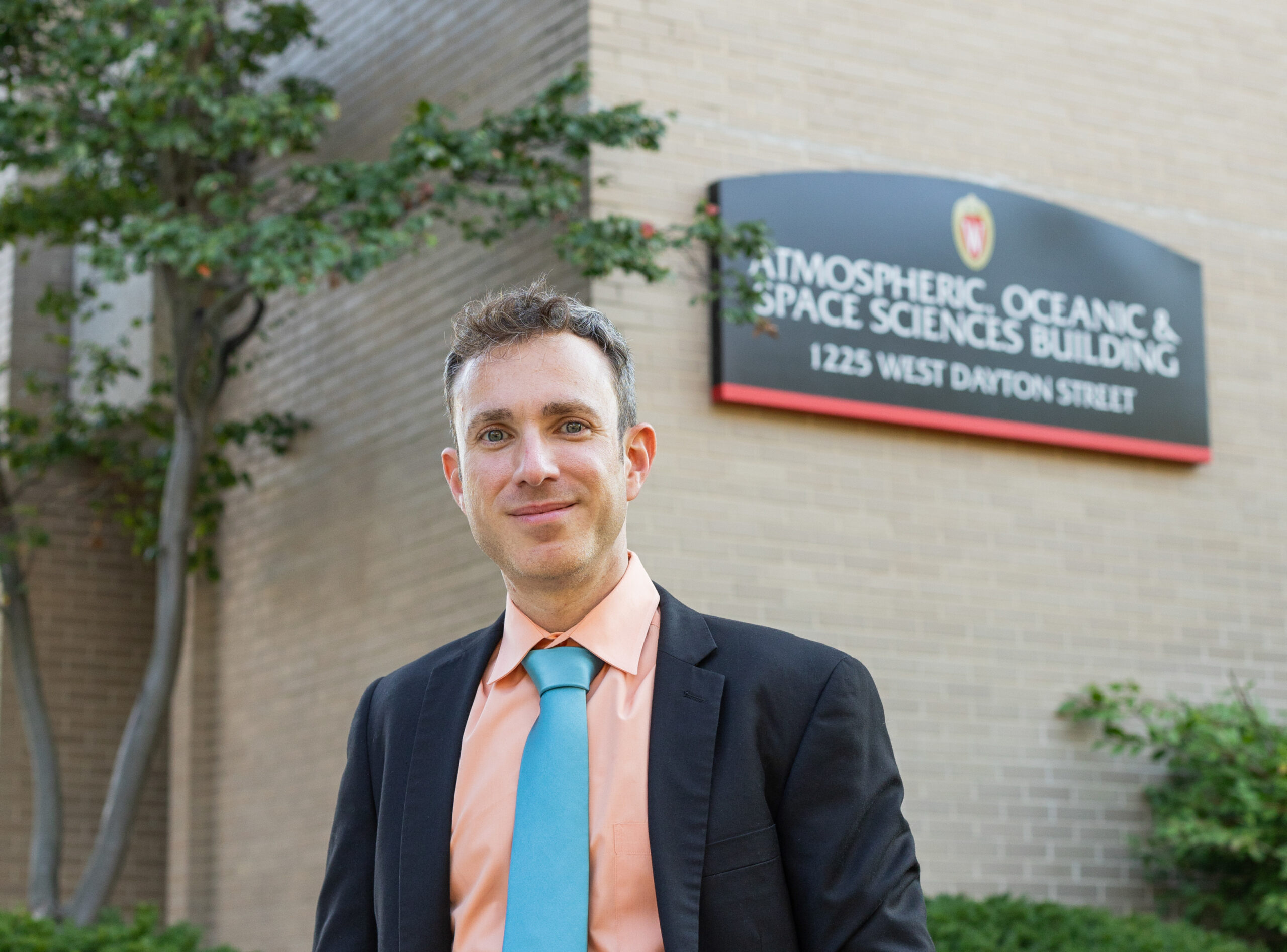 El científico puertorriqueño doctor Ángel Francisco Adames Corraliza, egresado del Departamento de Física del Recinto Universitario de Mayagüez (RUM) de la Universidad de Puerto Rico (UPR), fue reconocido con el prestigioso Premio MacArthur. Suministrada