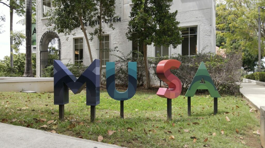 El MUSA, Museo de Arte del Recinto Universitario de Mayagüez (RUM), celebra su décimo aniversario con una programación especial que reconoce una trayectoria dedicada al arte, la educación y la vinculación comunitaria. Desde su apertura el 11 de febrero de 2016, el MUSA se ha consolidado como un espacio de encuentro para la apreciación estética, la investigación y la formación cultural, tanto para la comunidad universitaria como para el público del oeste de Puerto Rico.