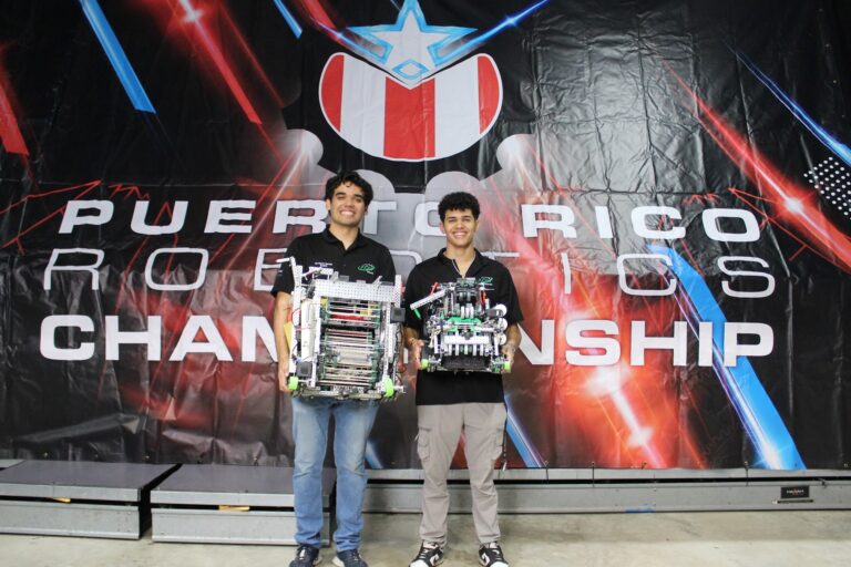 Desde la izquierda, Ian M. Ramos Sanabia, estudiante de Ingeniería Mecánica y capitán del equipo y Kevin J. Gómez Guzmán, estudiante de Ingeniería de Software y cocapitán. Suministrada Desde la izquierda, Ian M. Ramos Sanabia, estudiante de Ingeniería Mecánica y capitán del equipo y Kevin J. Gómez Guzmán, estudiante de Ingeniería de Software y cocapitán. Suministrada