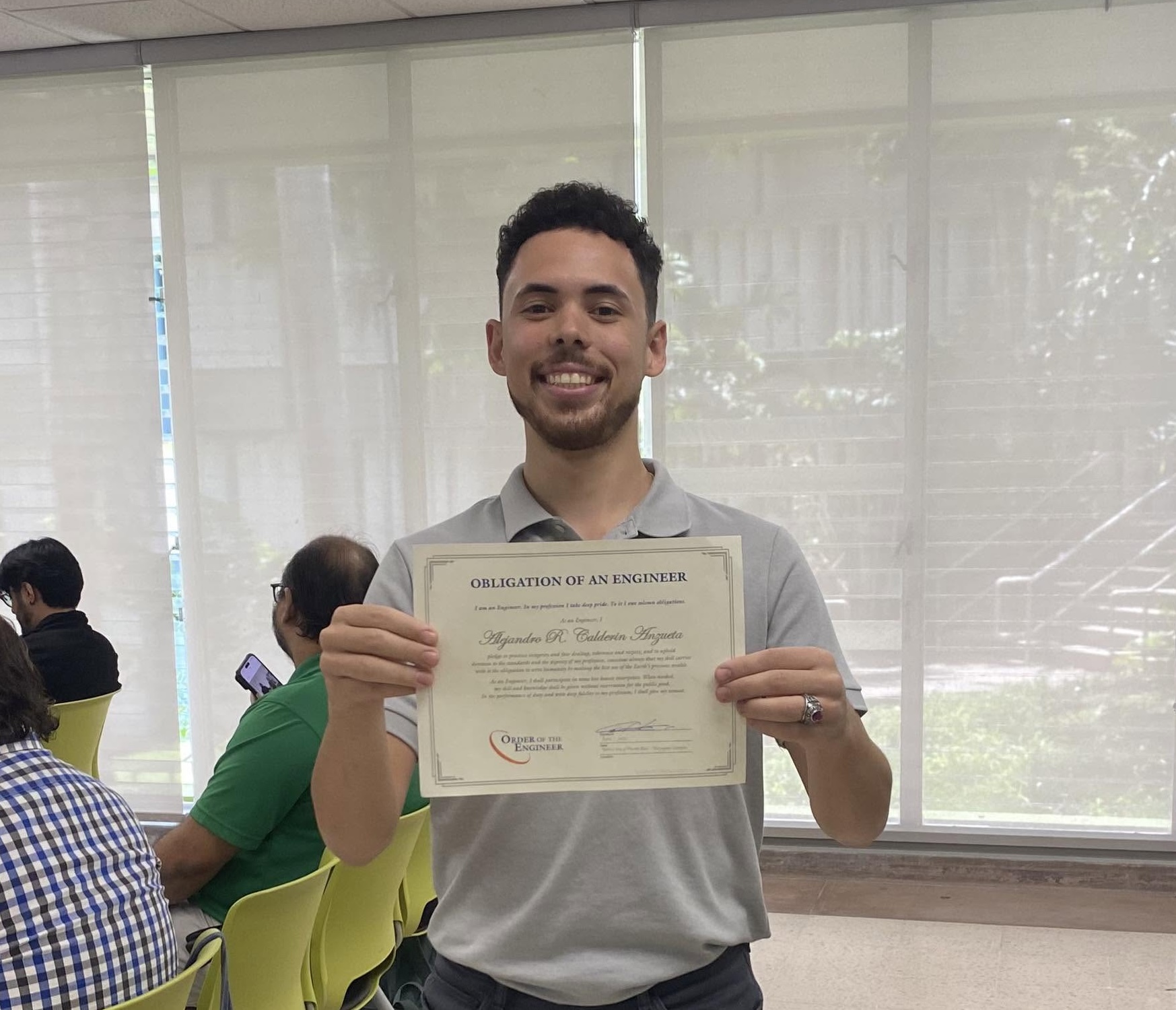 Alejandro R. Calderín Anzueta se encuentra próximo a graduarse y participó del evento. Foto Javier Valentín Feliciano/Prensa RUM Alejandro R. Calderín Anzueta se encuentra próximo a graduarse y participó del evento. Foto Javier Valentín Feliciano/Prensa RUM