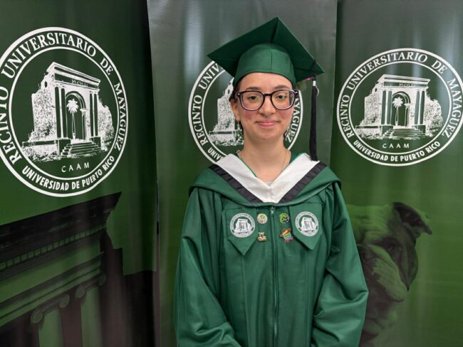 La educadora Paola Marie Rodríguez García, fungió como mentora del CUA, y viajó a Washington para presentar su investigación sobre el impacto del CUA en conjunto con CARSE. Foto José Jiménez/Prensa RUM La educadora Paola Marie Rodríguez García, fungió como mentora del CUA, y viajó a Washington para presentar su investigación sobre el impacto del CUA en conjunto con CARSE. Foto José Jiménez/Prensa RUM
