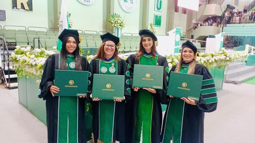 Desde la izquierda, las doctoras Krystal A. Montalvo González, Brenda M. Cintrón Rodríguez, Xiomara M. Colón Aponte y Mónica D. Ruiz Ruiz. Foto Carlos Díaz/Prensa RUM