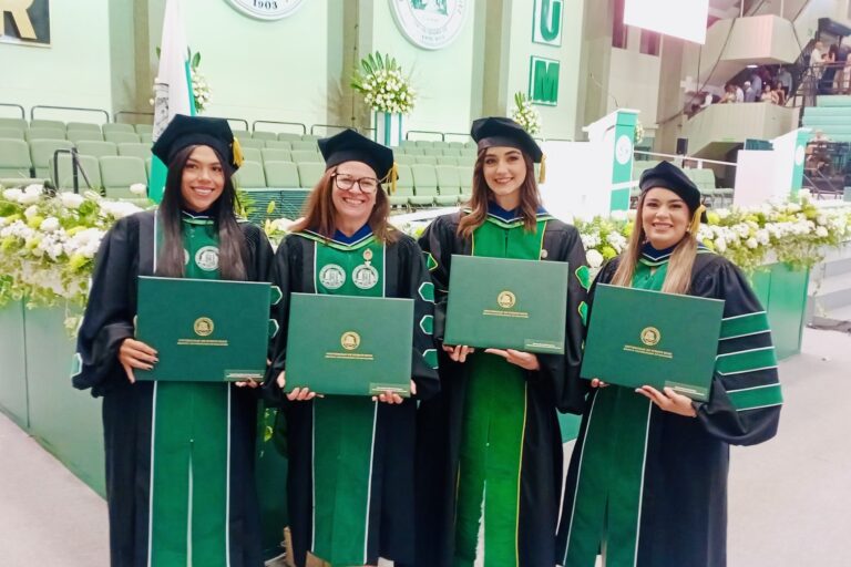 Desde la izquierda, las doctoras Krystal A. Montalvo González, Brenda M. Cintrón Rodríguez, Xiomara M. Colón Aponte y Mónica D. Ruiz Ruiz. Foto Carlos Díaz/Prensa RUM