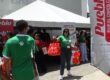 La iniciativa, coordinada junto con la Oficina de Exalumnos y Filantropía, benefició a los estudiantes que integran la nueva clase colegial. En total, se distribuyeron alrededor de 2,400 compras. Foto Carlos Díaz/Prensa RUM