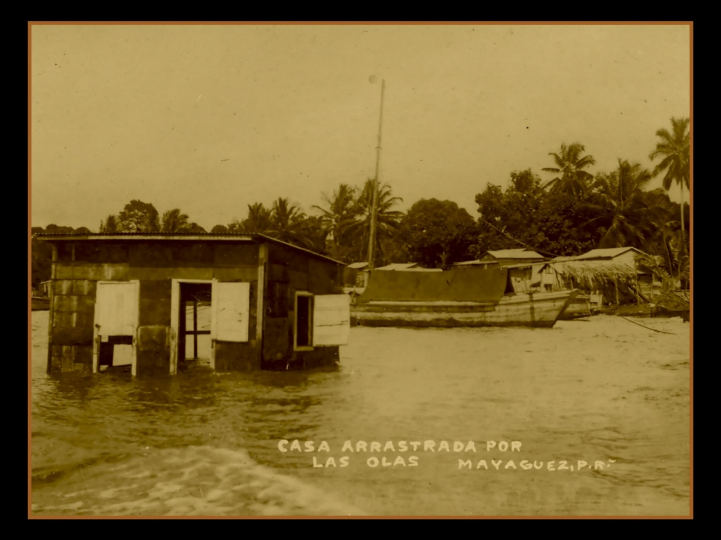 Imagen de casa arrastrada por las olas generadas por el tsunami.