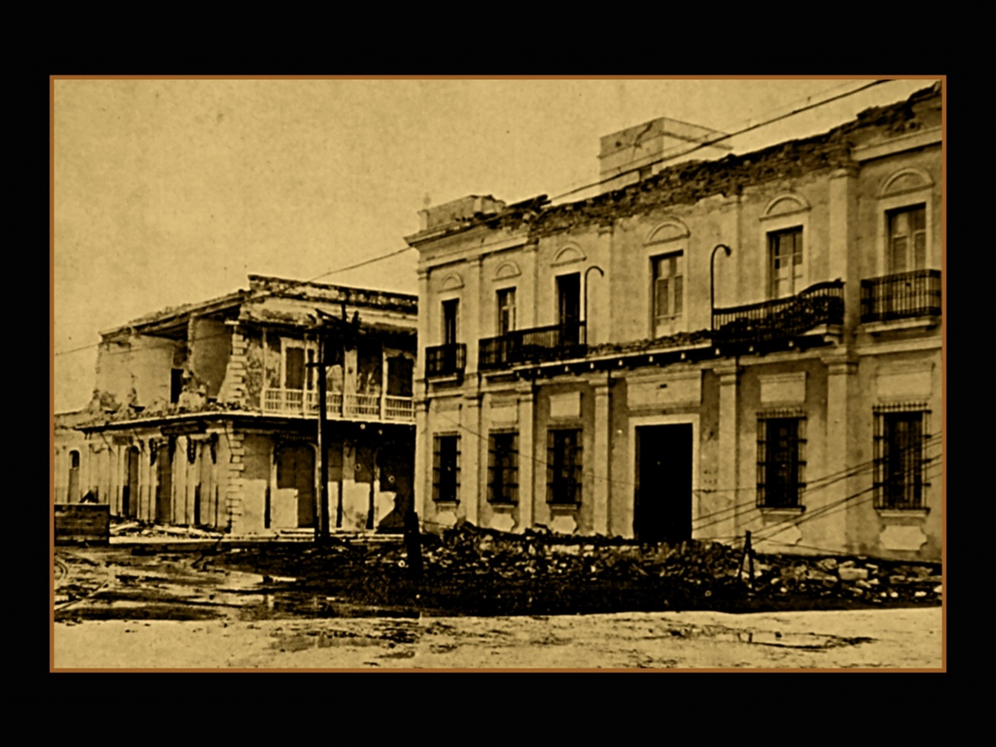 Edificios en Mayagüez destruidos a causa del maremoto.