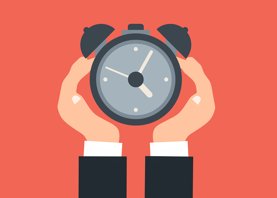 Ilustración con manos agarrando reloj despertador para presentaciones de Licencias y Estadísticas